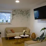 Apartma Poppqi's *