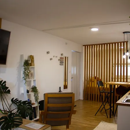 Poppqi's Apartmán *